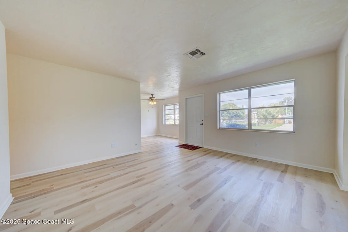 Photo of 2433 Allan Adale Road