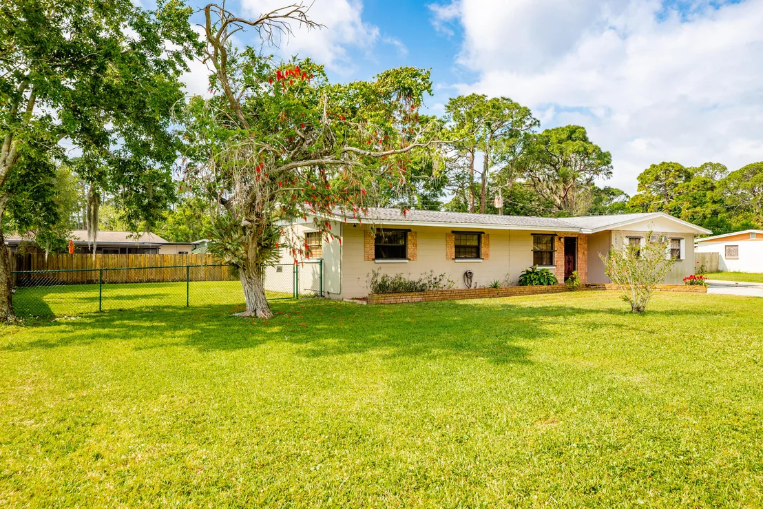Photo of 1027 Green Road