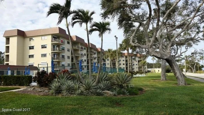 Photo of Unit 202 at 1025 Rockledge Drive