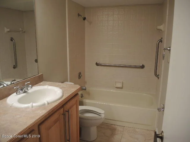 Photo of 335 Mission Oak Drive