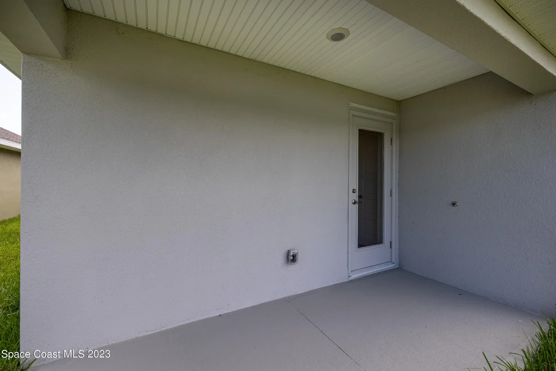 Photo of 1117 SE Canfield Circle SE
