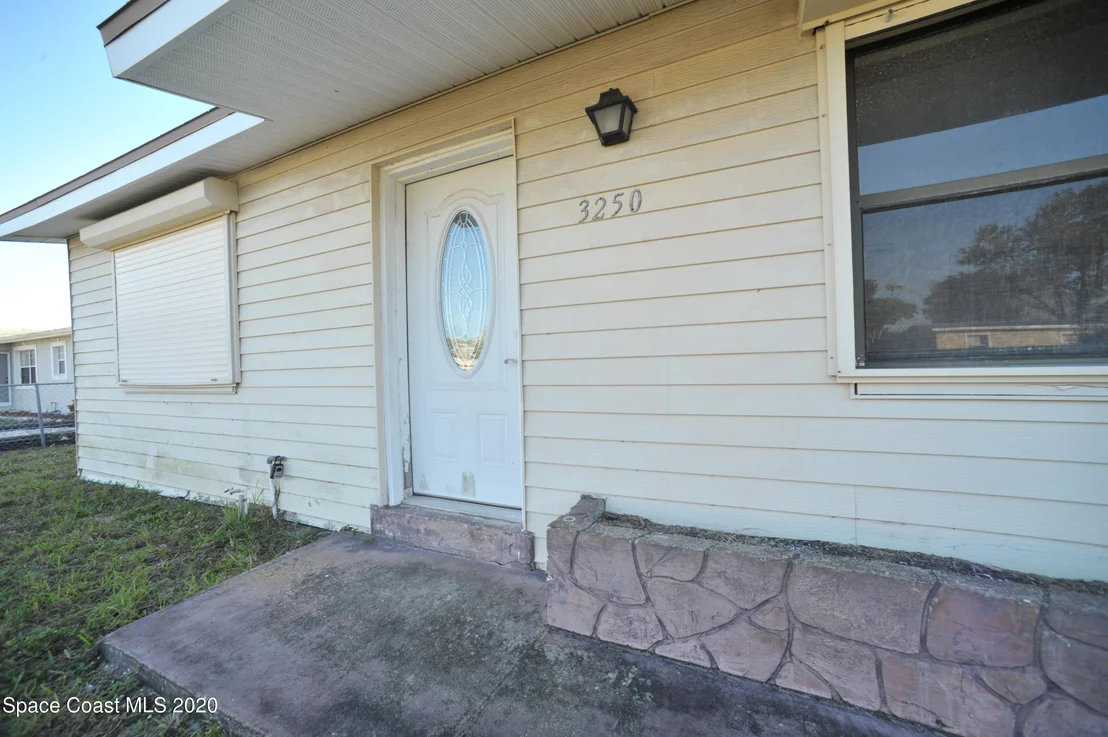 Photo of 3250 Ideal Avenue NE