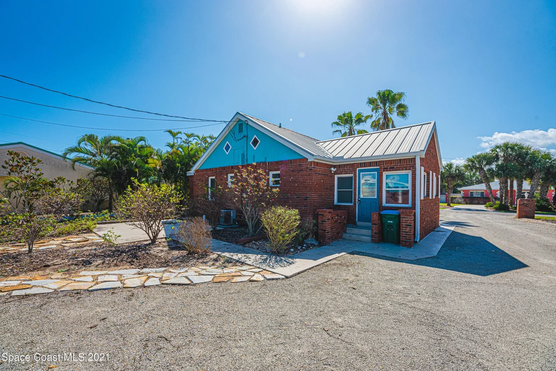 Photo of 210 1st Avenue