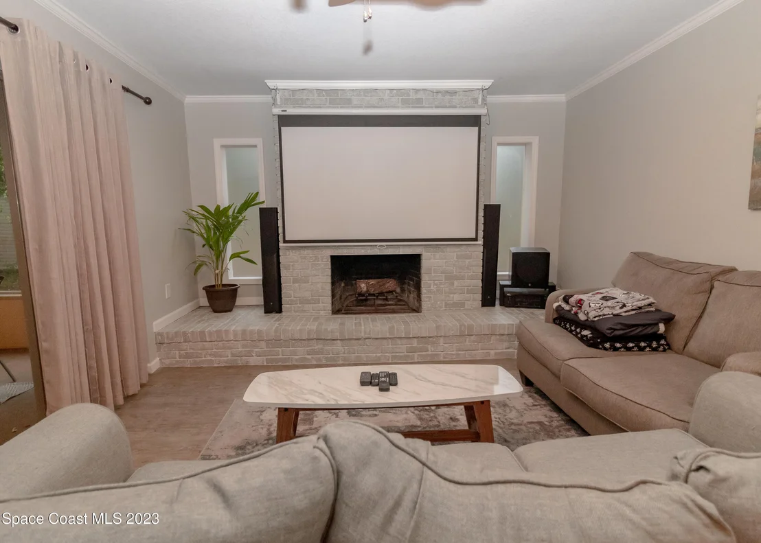 Photo of 800 Mark David Boulevard