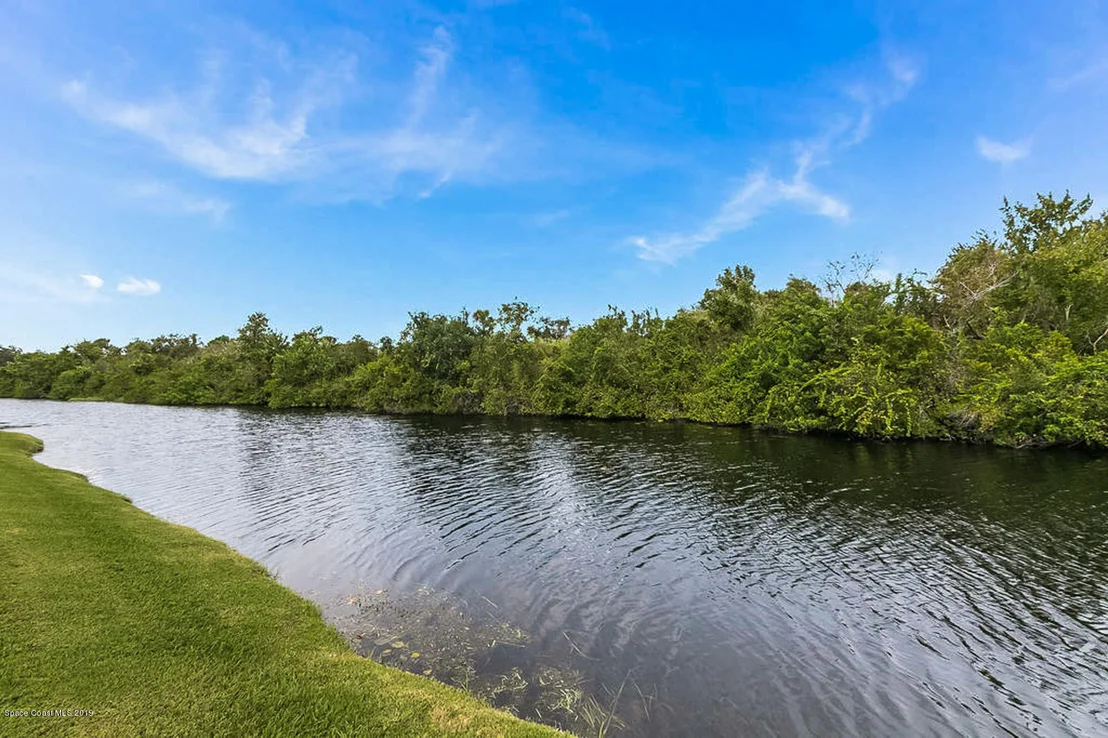 Photo of 925 Palm Brook Drive