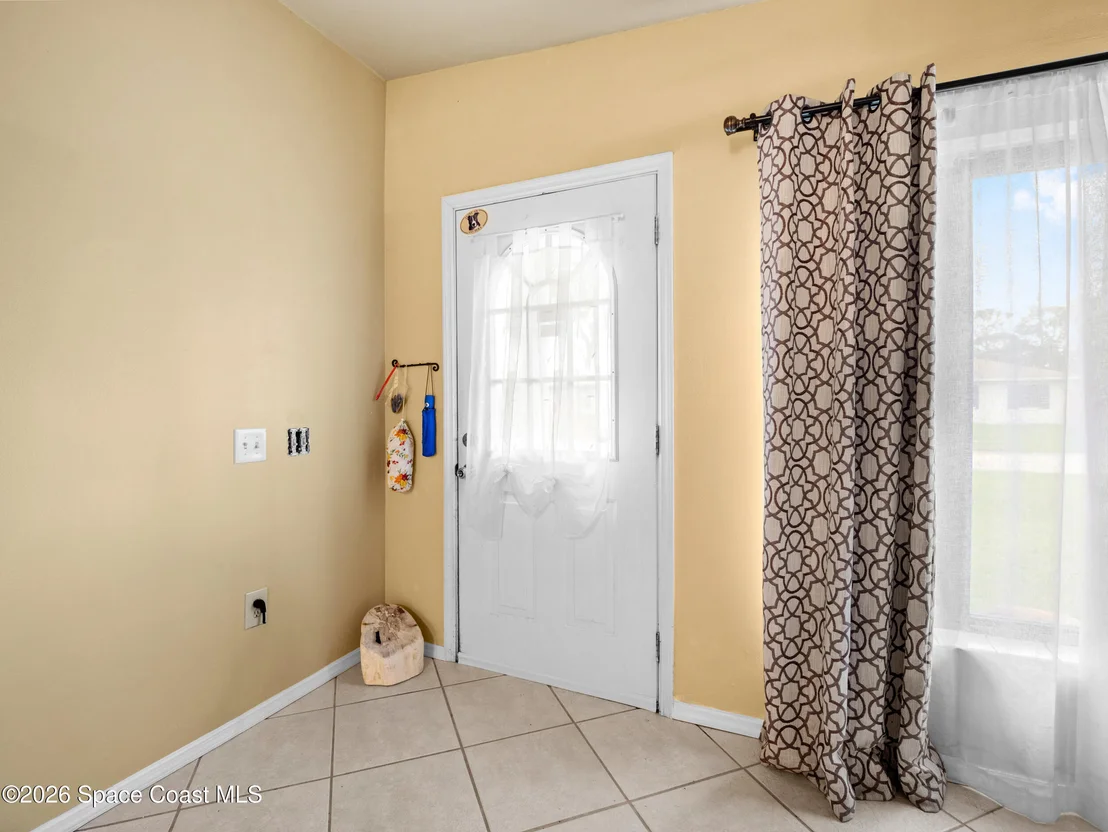 Photo of 1209 Vanderbilt Lane