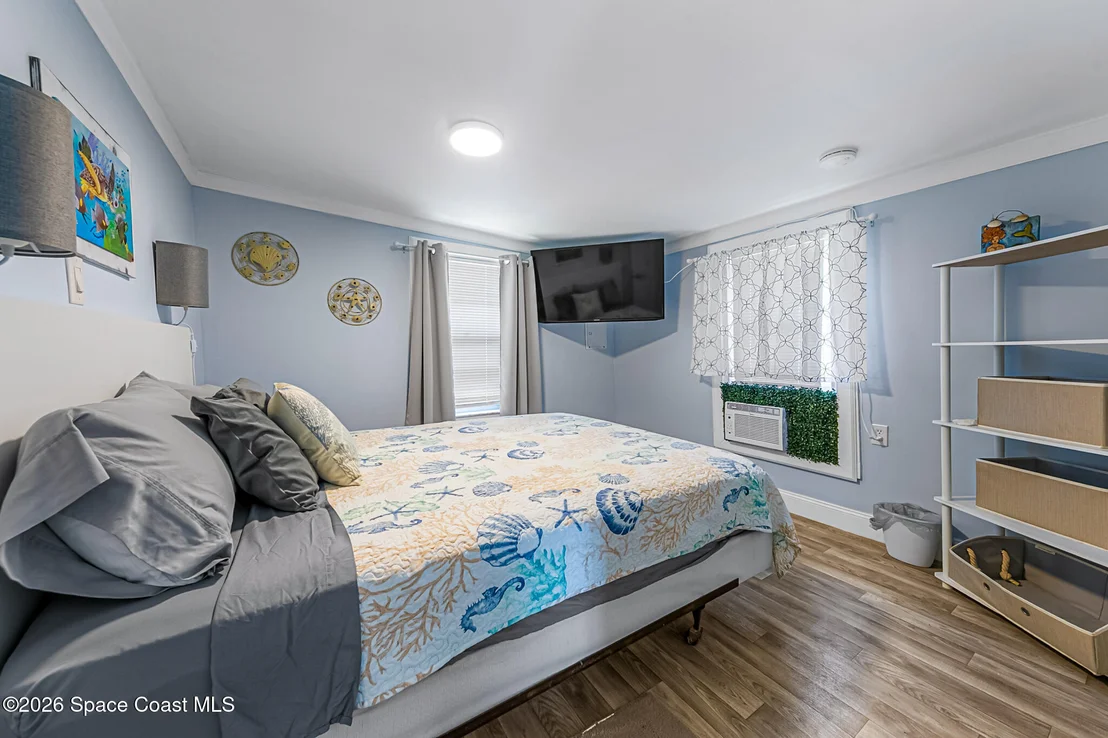 Photo of 329 Pineda Street