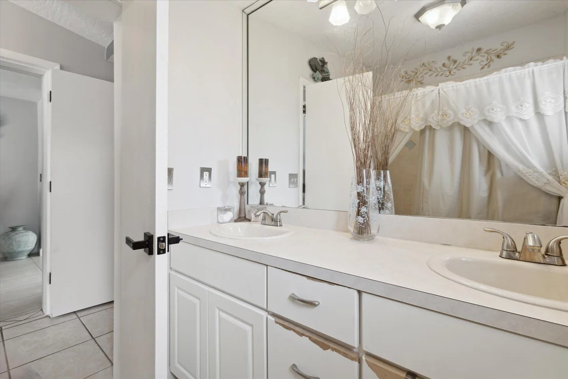 Photo of 1426 Hillcrest Drive