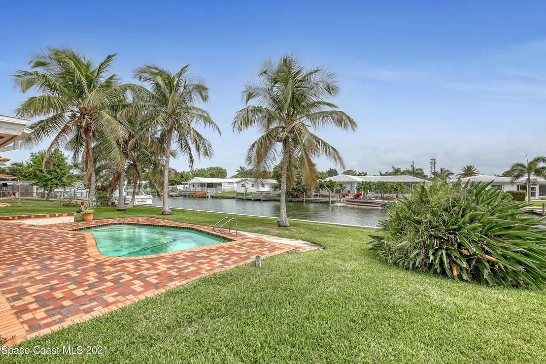 Photo of 375 Dorset Drive