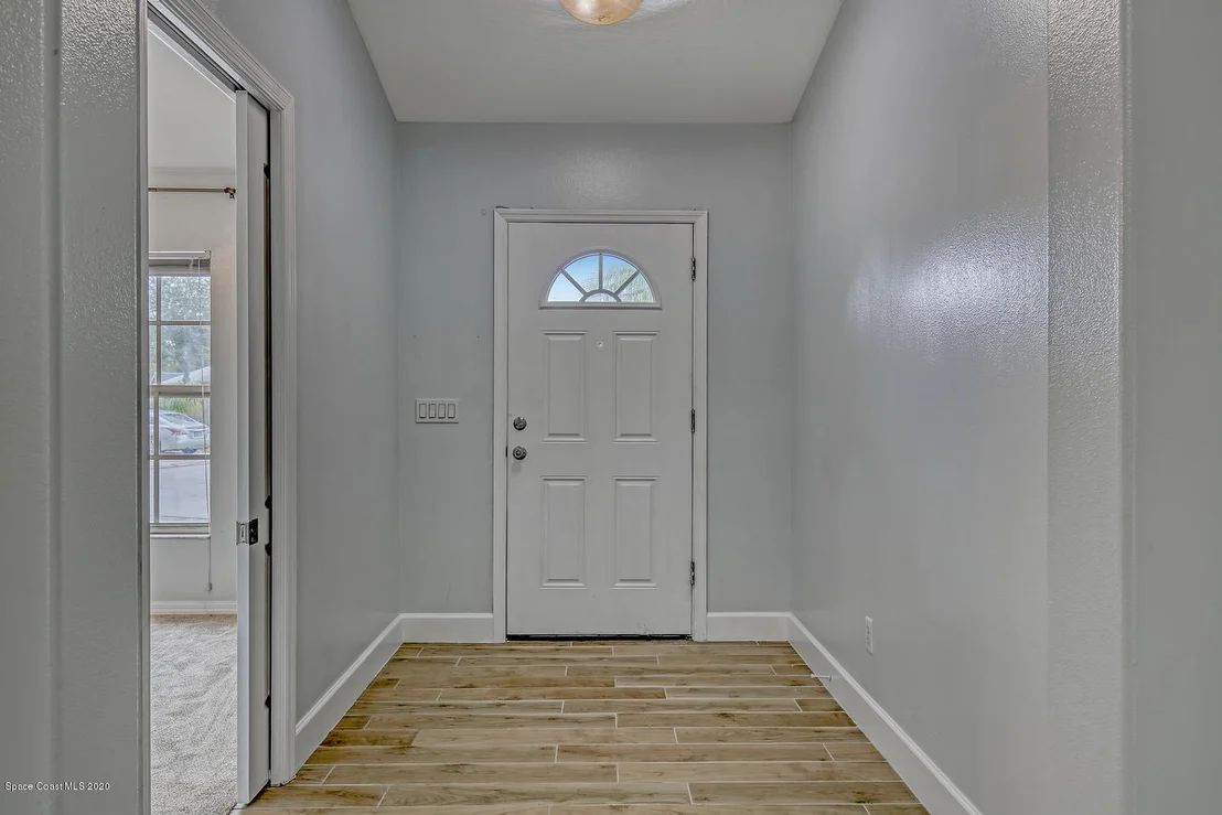 Photo of 1100 Juno Place