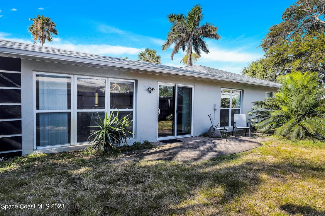Photo of 380 Bahama Drive