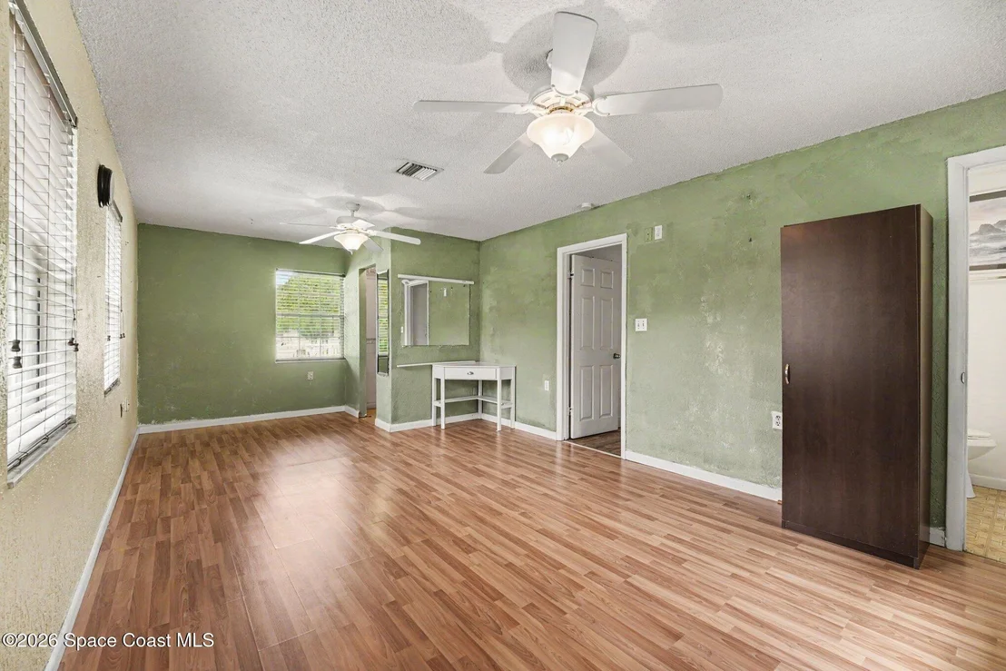 Photo of 336 Bay Avenue