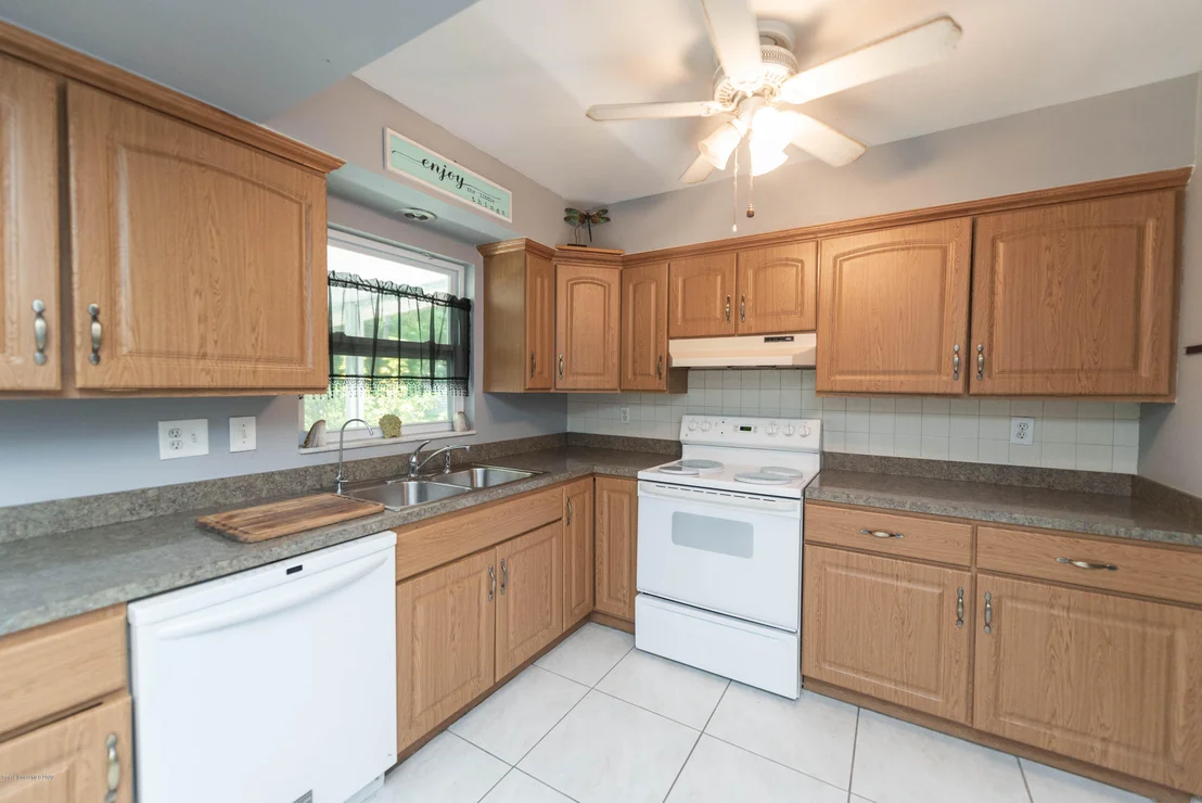 Photo of 785 Aragon Avenue NE