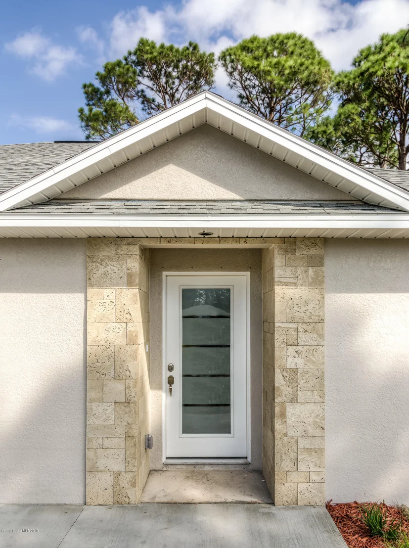 Photo of 7423 Carillon Avenue