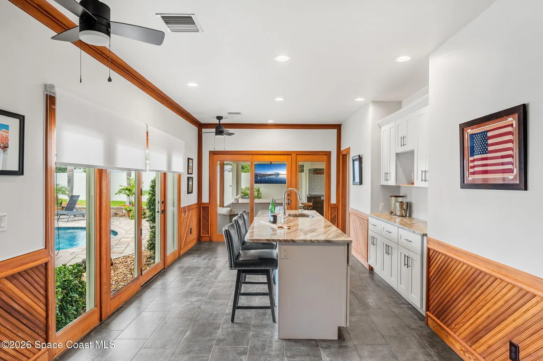 Photo of 207 Riverside Drive