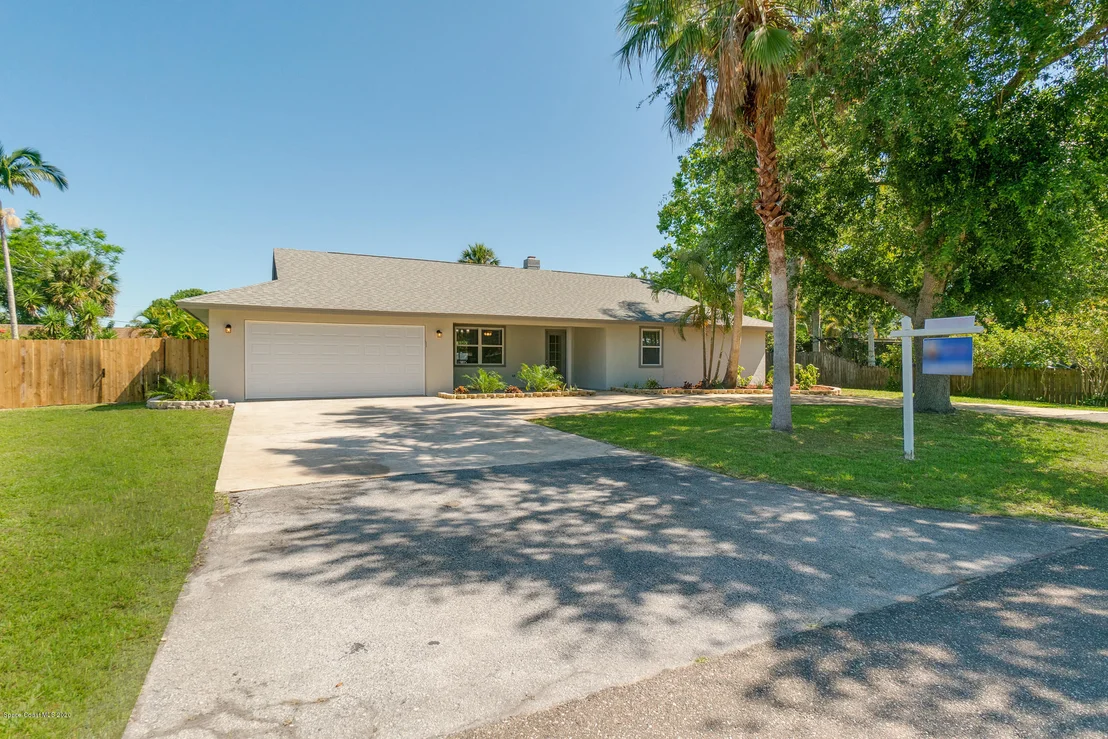 Photo of 7780 Sheridan Road
