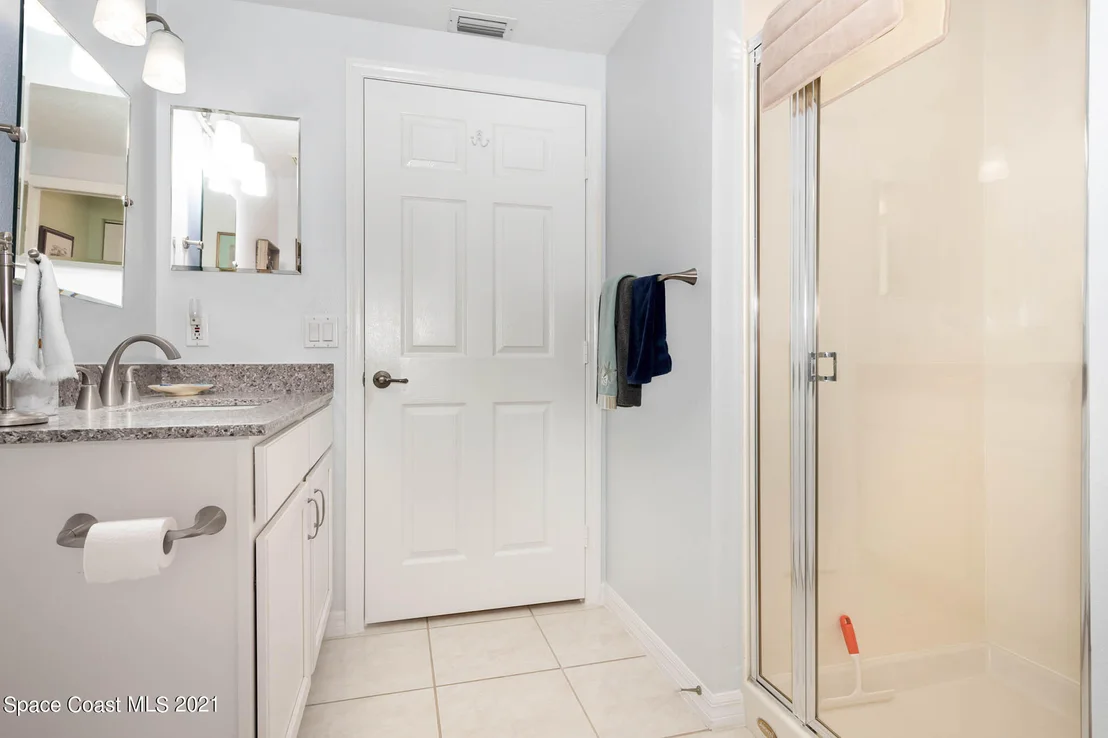 Photo of Unit 705 at 100 Riverside Drive