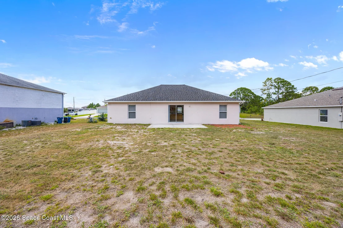 Photo of 1012 Ray Road SE