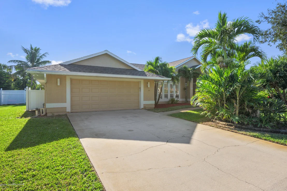 Photo of 393 Peregrine Drive