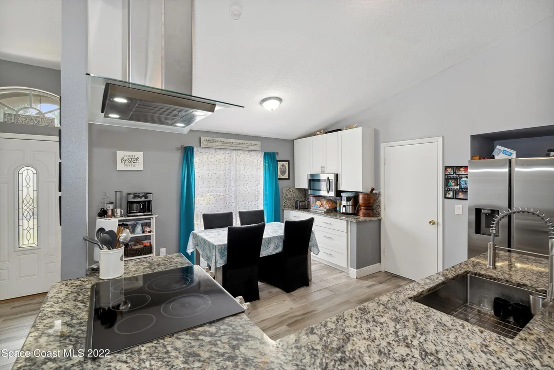 Photo of 816 Tedder Road SE