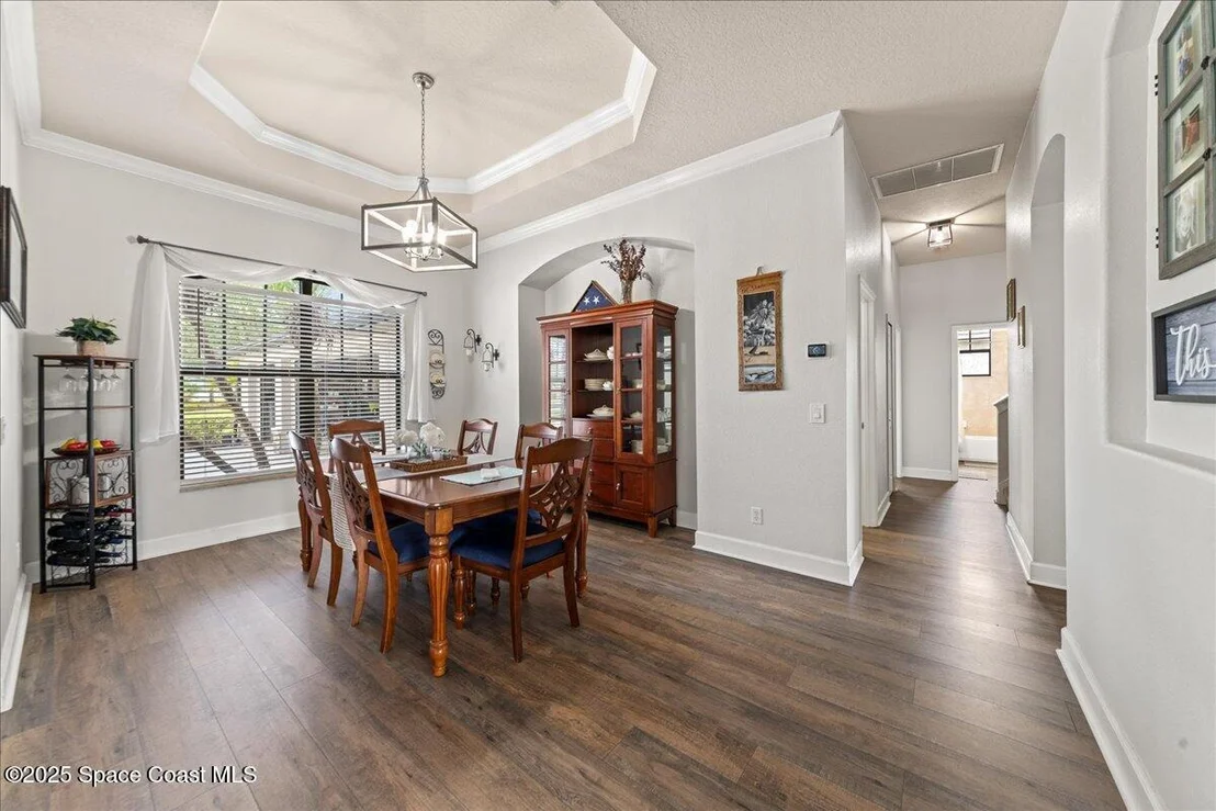 Photo of 2100 Windbrook Drive SE