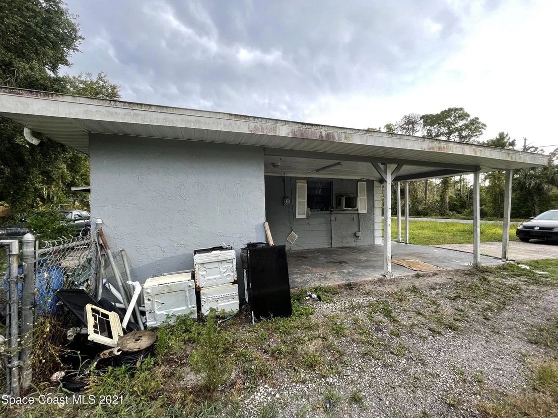Photo of 350 Palm Avenue