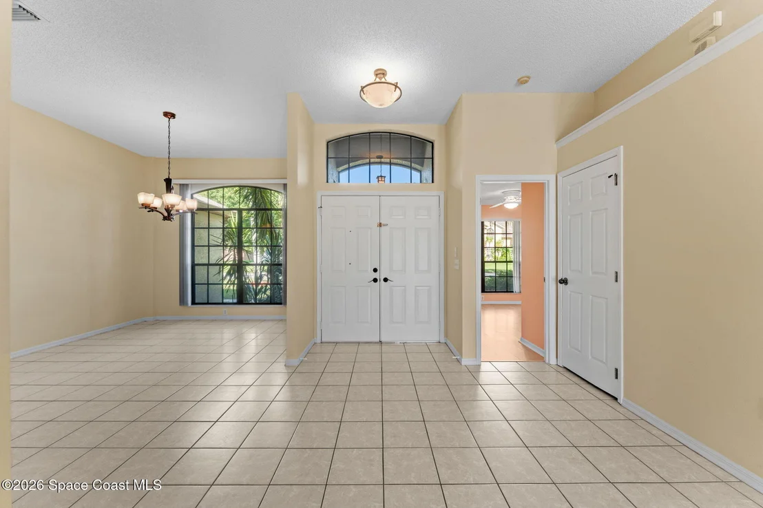 Photo of 1494 Wellington Circle