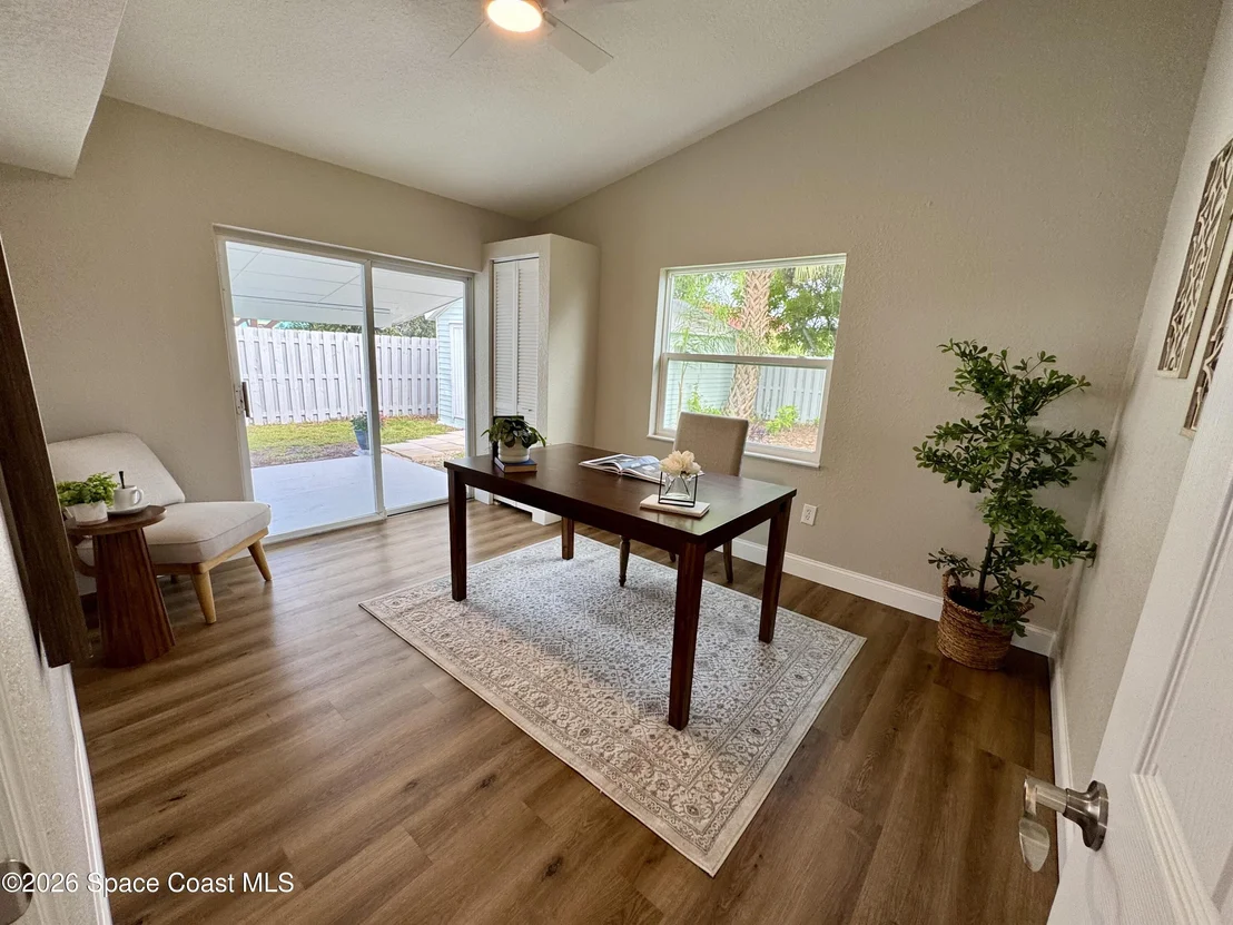 Photo of 2252 Laden Road
