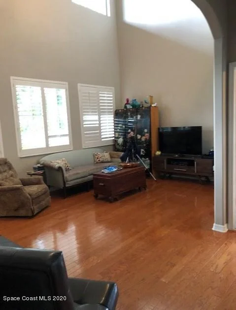 Photo of 5920 Riverside Drive