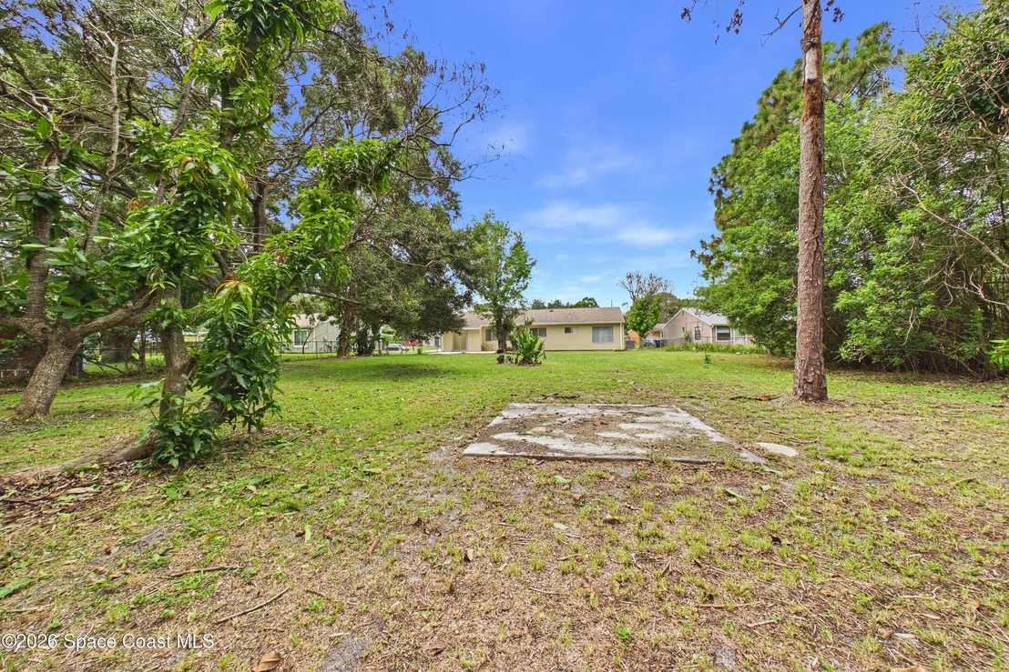 Photo of 1325 Ethel Circle NE