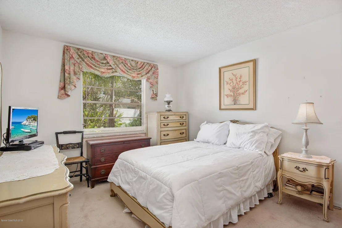 Photo of 606 Dunbarton Circle NE