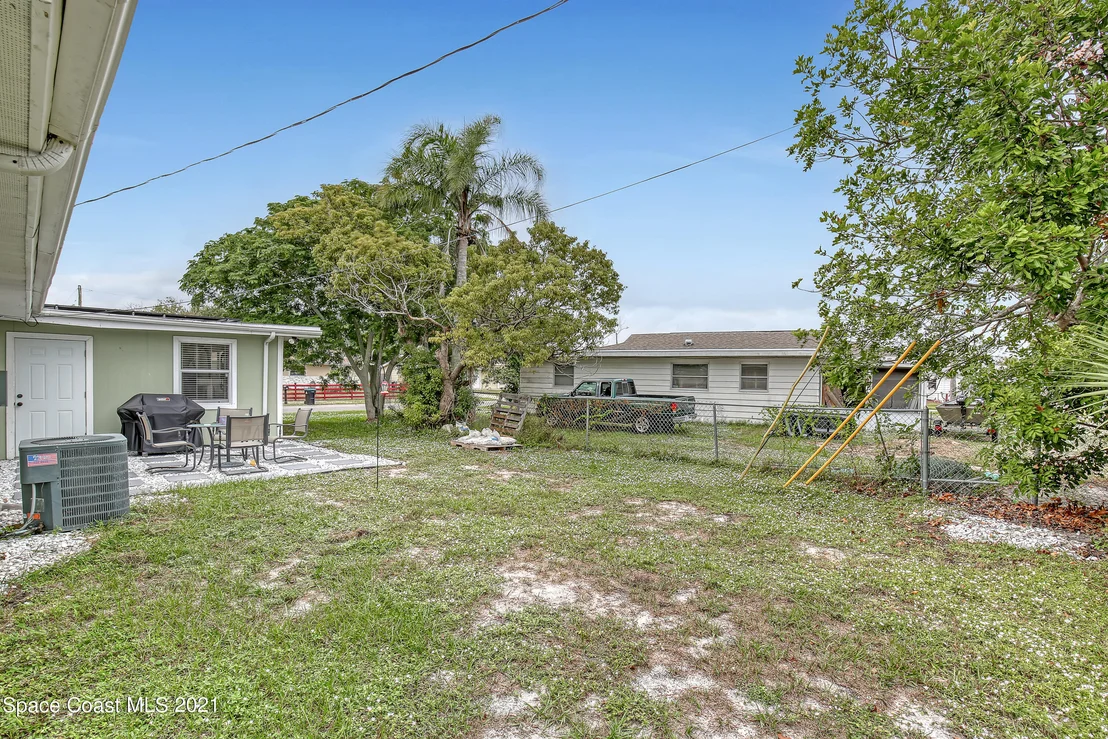 Photo of 772 Bianca Drive NE