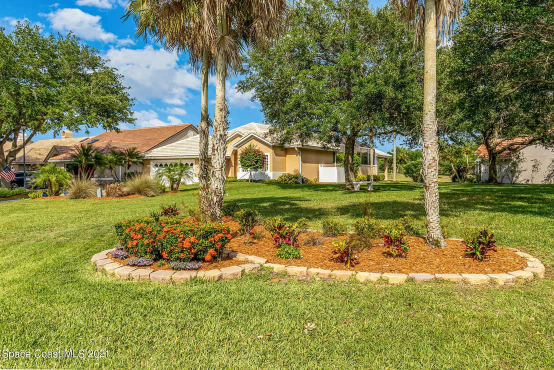 Photo of 920 Palm Brook Drive