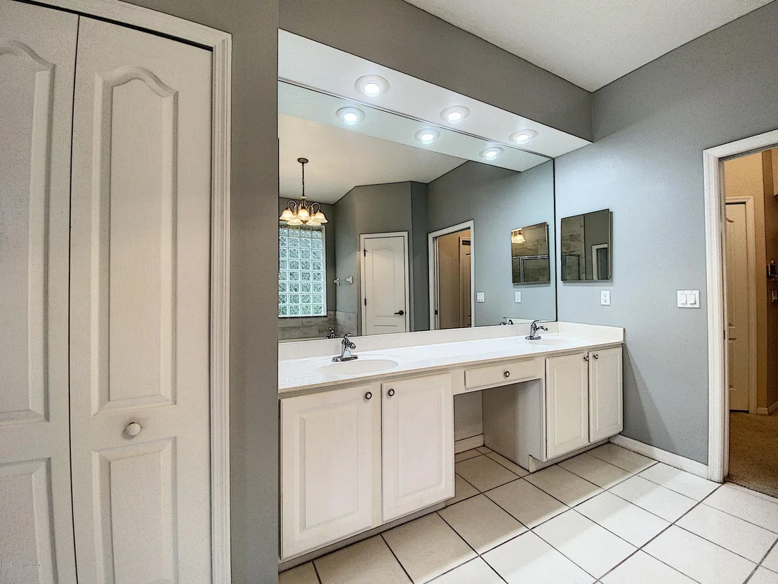 Photo of 6019 Newbury Circle