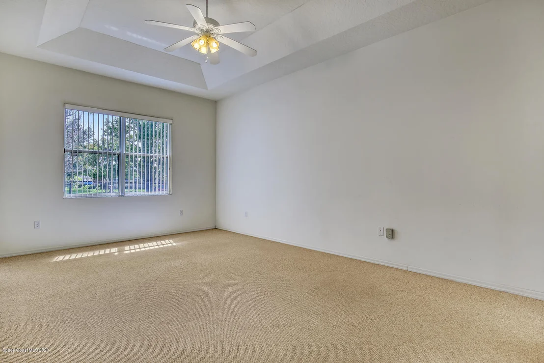 Photo of 975 Pineland Drive