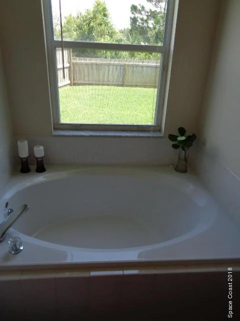 Photo of 827 Honeysuckle Drive