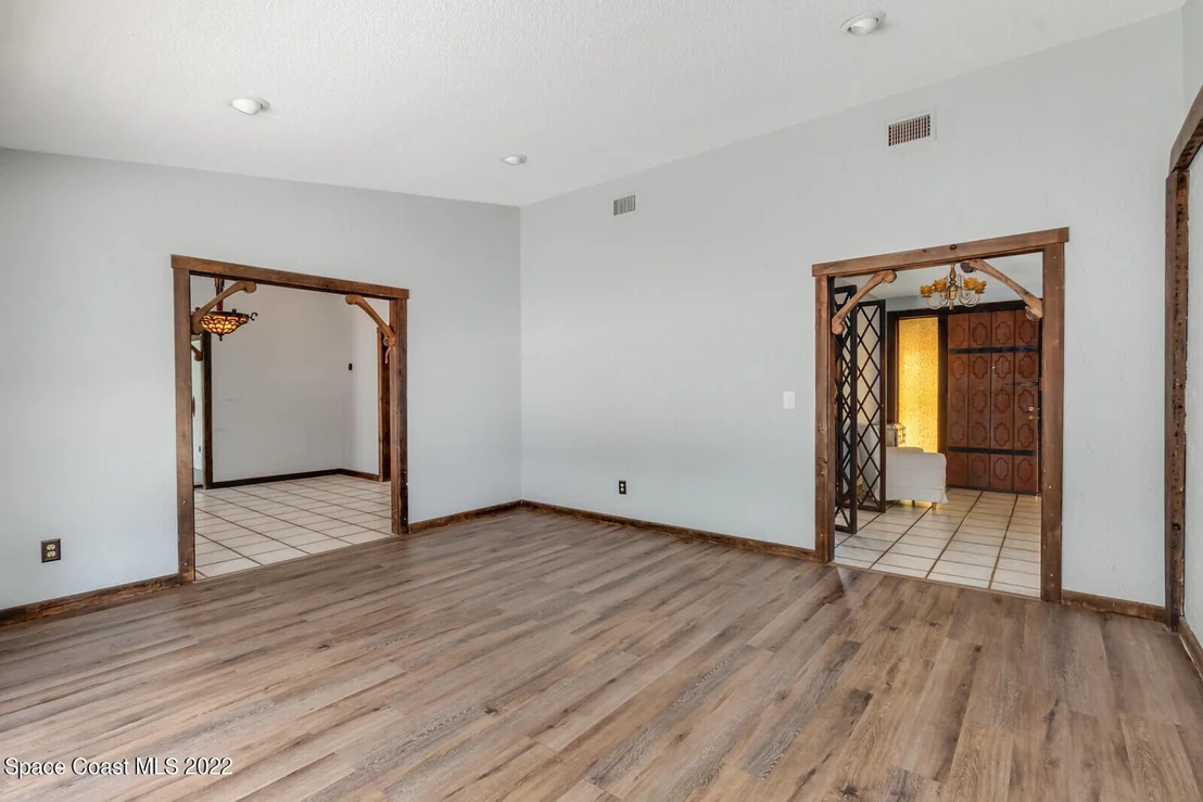 Photo of 140 9th Avenue