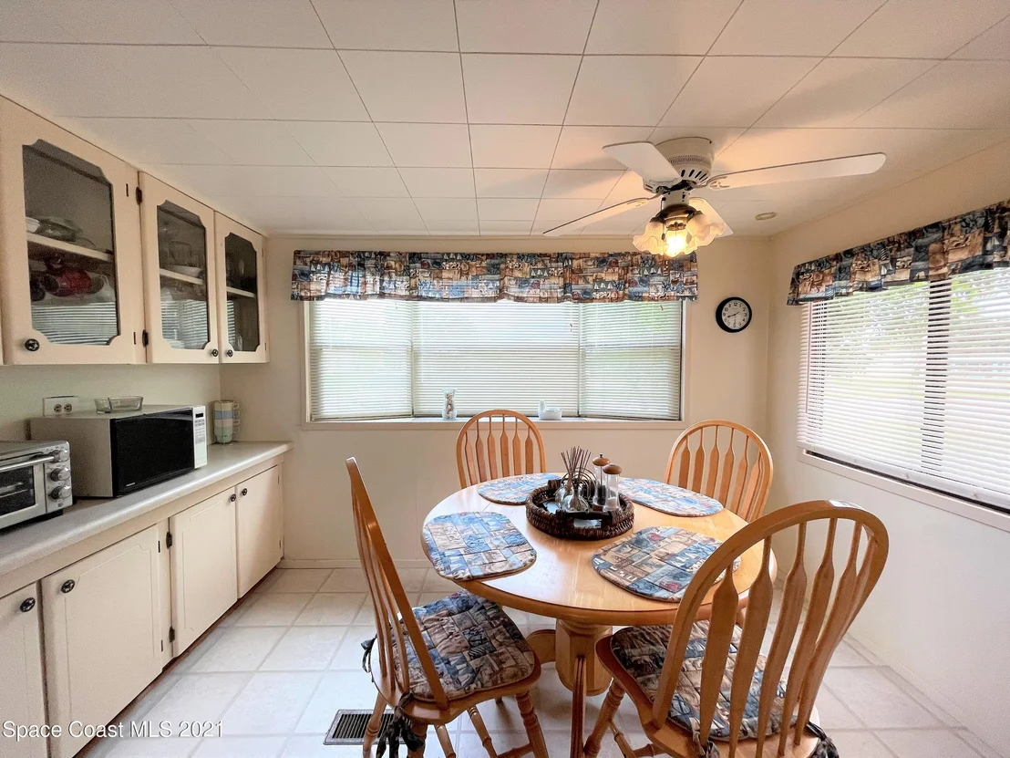 Photo of 735 Barefoot Boulevard