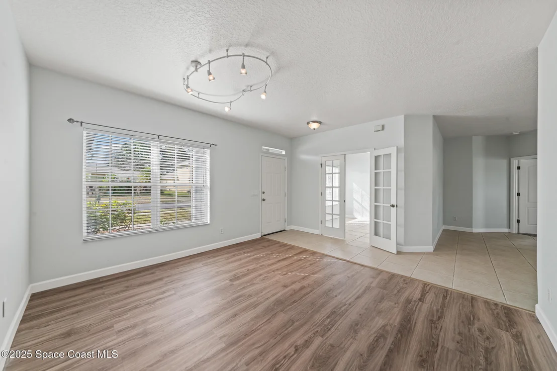 Photo of 1785 Windbrook Drive SE