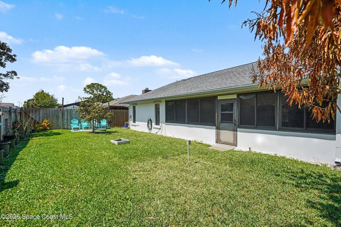 Photo of 1999 Bottlebrush Drive