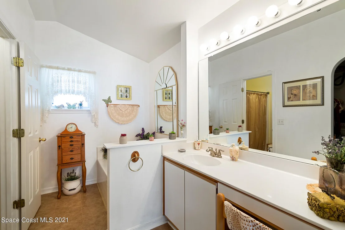 Photo of 2029 Lansing Street