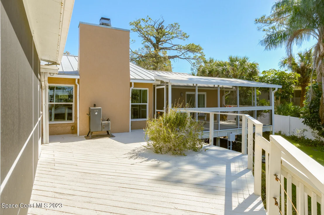 Photo of 844 W Whitmire Drive