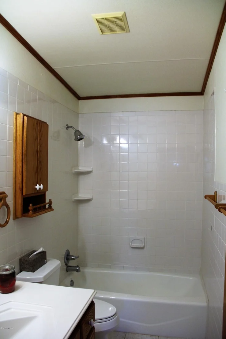 Photo of 1139 Aurora Road