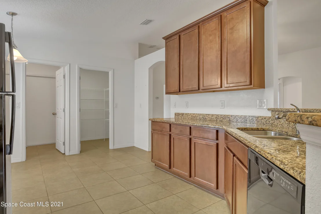 Photo of 1290 Corbett Lane