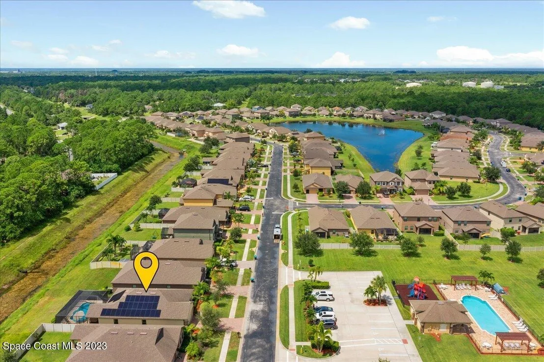 Photo of 930 Dillard Drive SE