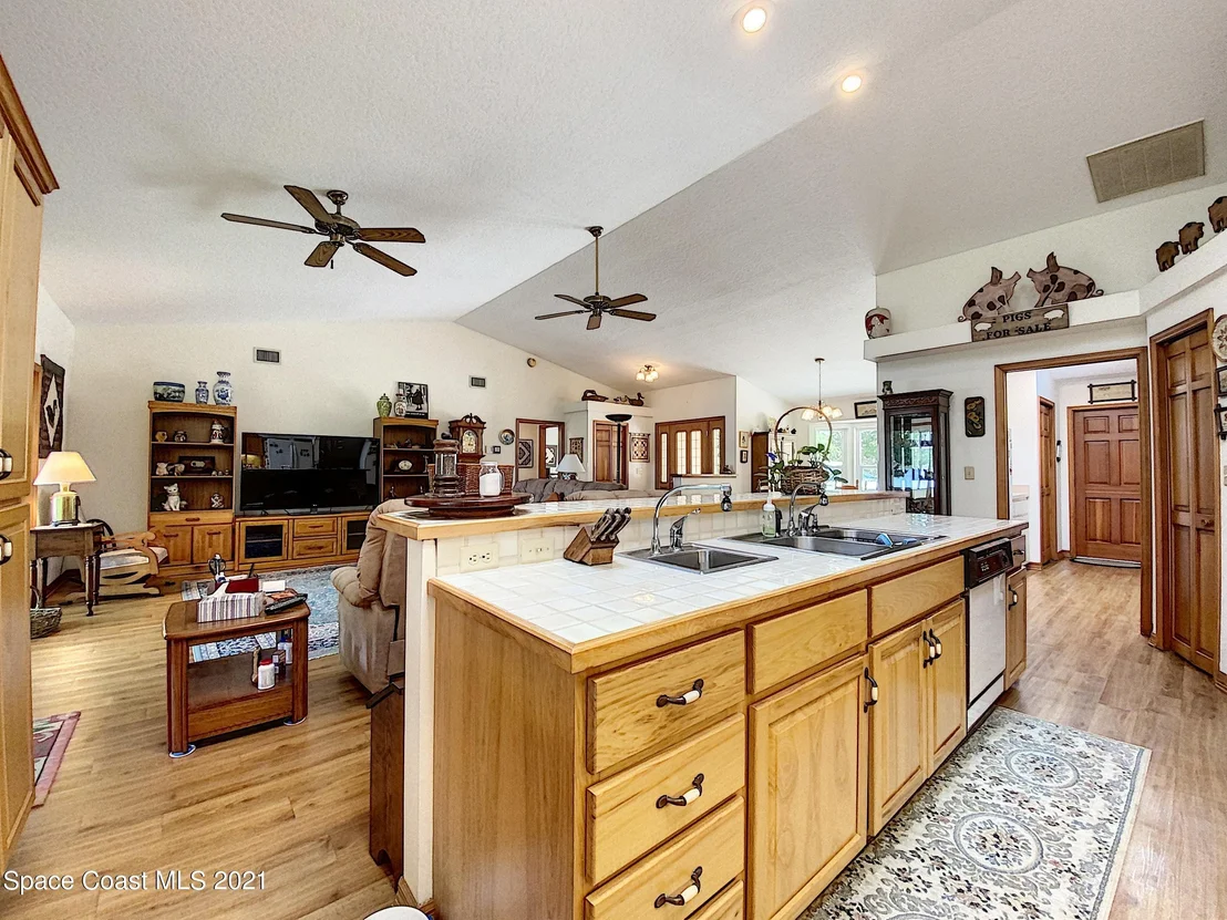 Photo of 1351 Grant Road
