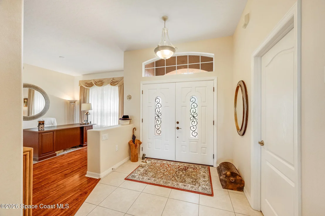 Photo of 241 Devlin Court SE