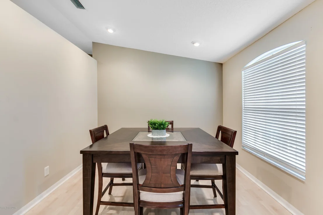Photo of 943 Del Mar Circle