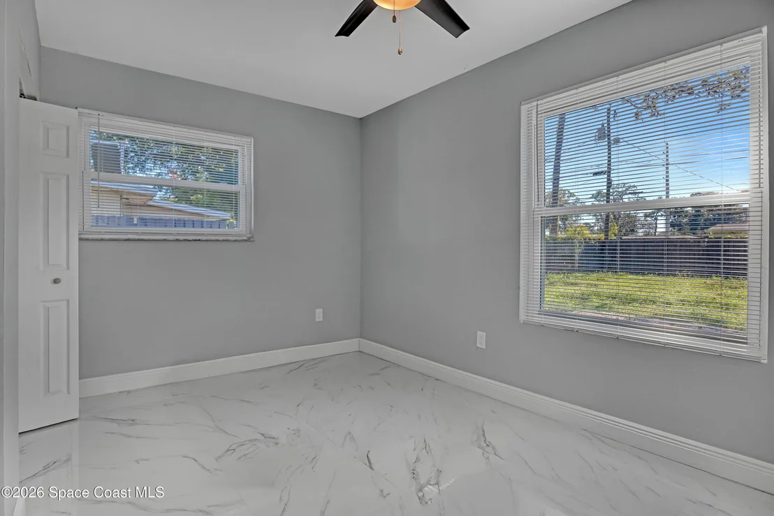 Photo of 1051 Grove Avenue