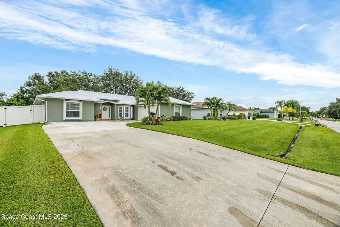 Photo of 468 Biscayne Lane